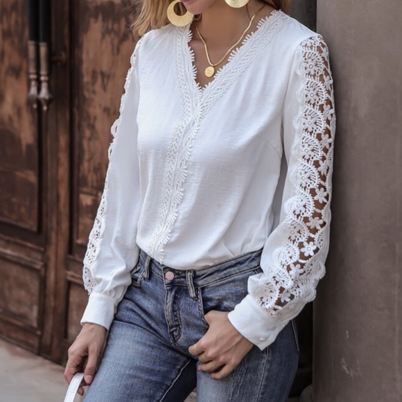 White lace lantern sleeve top - Picture 5 of 6